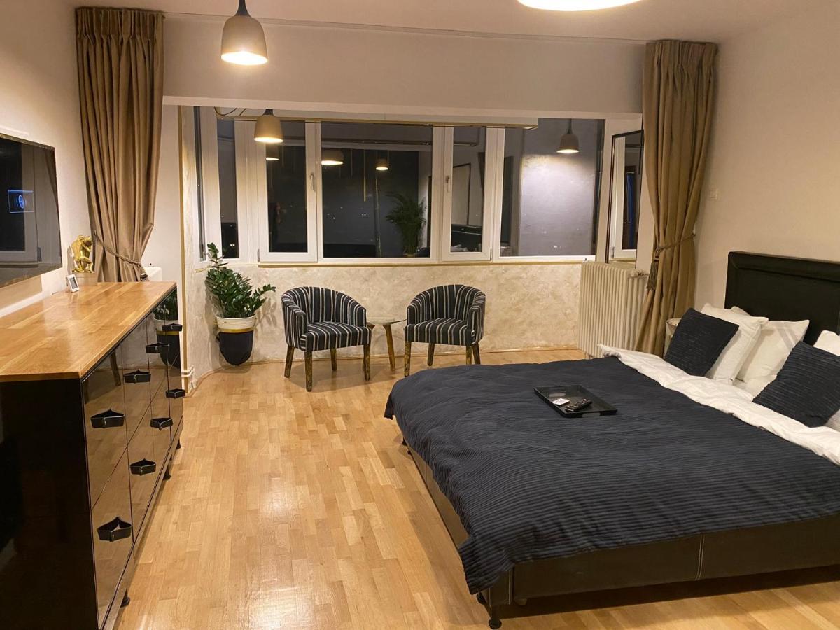 Casa S Piata Alba Iulia Apartment Bukares Bagian luar foto