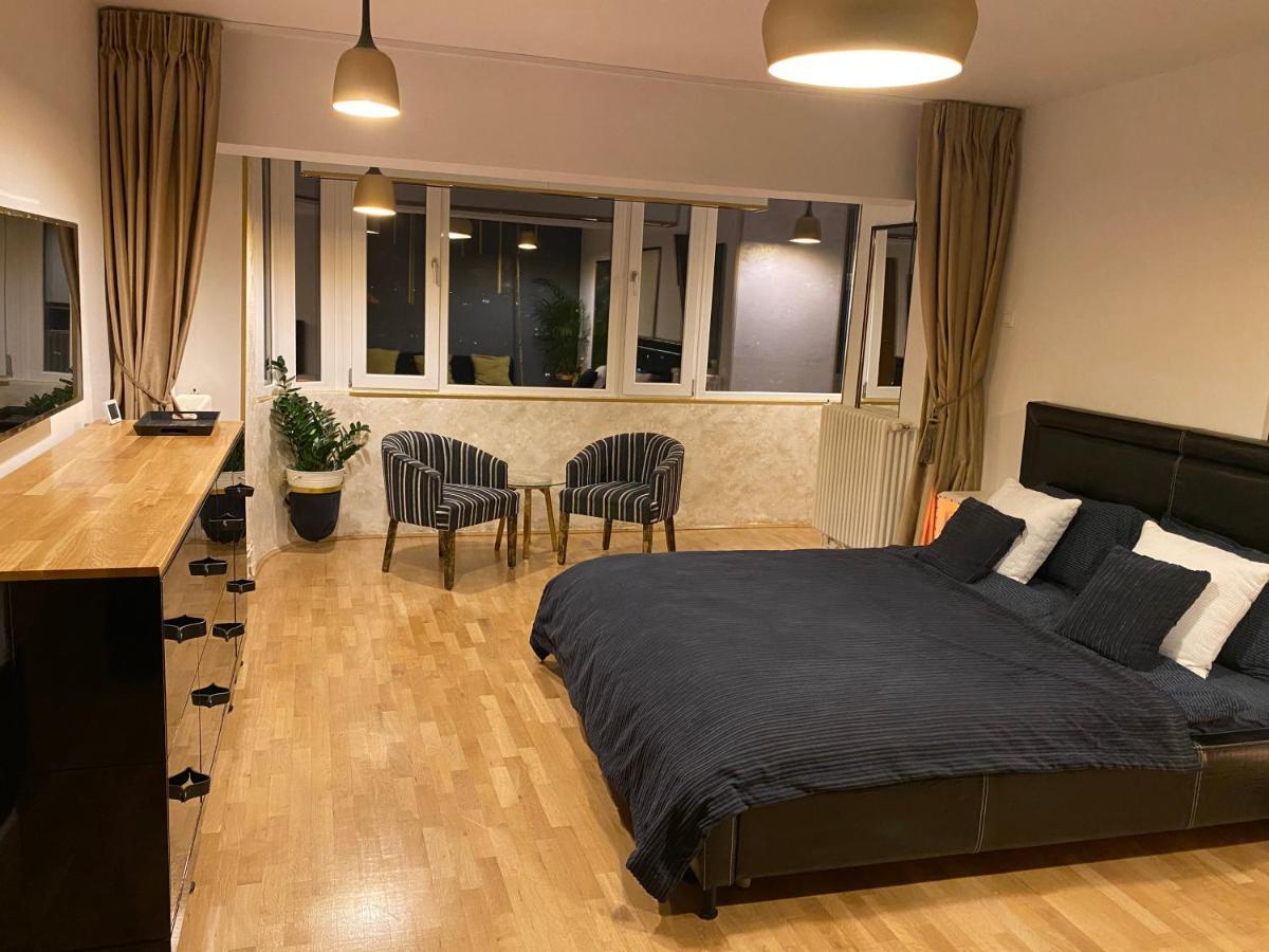 Casa S Piata Alba Iulia Apartment Bukares Bagian luar foto